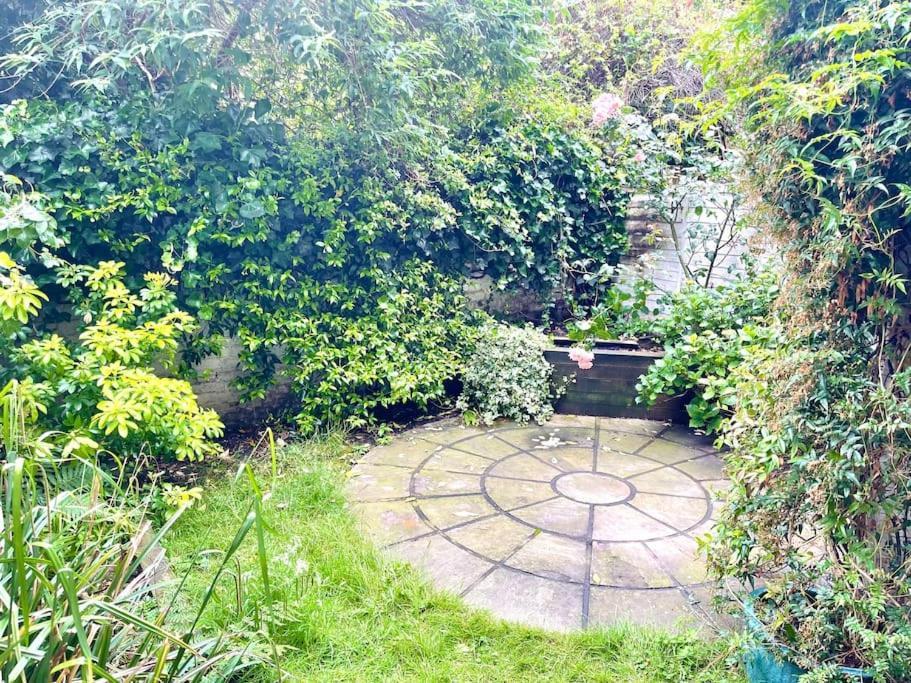 Private Garden Flat Stroud Finsbury Park Londra