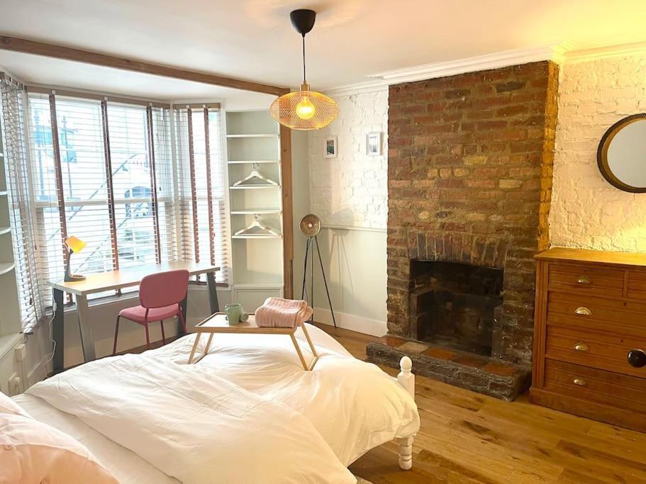 Private Garden Flat Stroud Finsbury Park * Londra